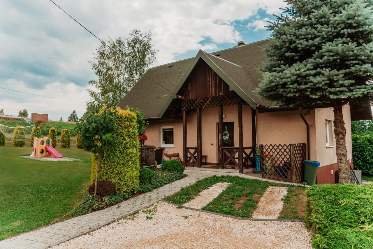 Szmaragdowy Domek Nowy Wisnicz المظهر الخارجي الصورة